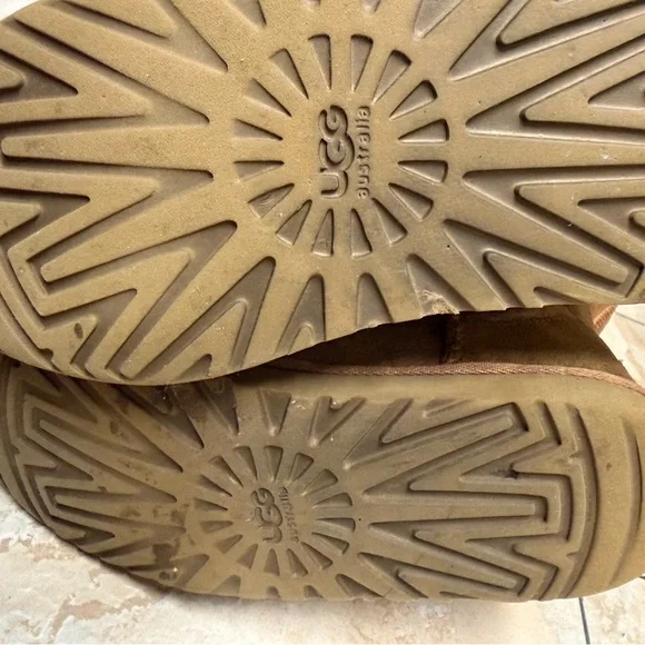 UGG Classic Brown Sheepskin Boots - Picture 14 of 14